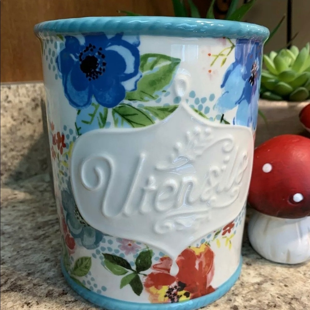 Pioneer woman utensils holder